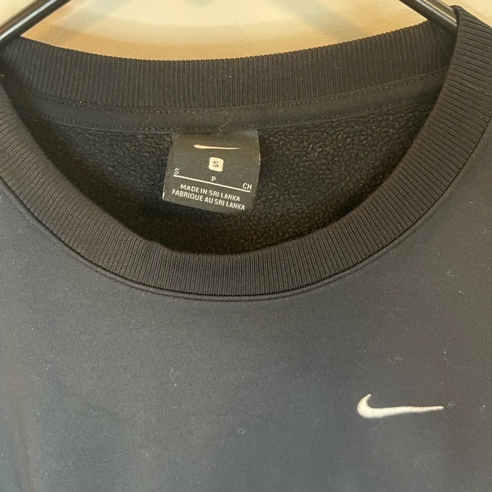 Nike women’s black oversized repeat logo taped sweatshirt size small - Picture 3 of 6